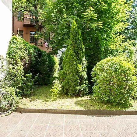 Garden Studio-2